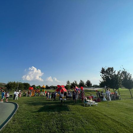 Hotel Theodora Golf Club Alba Iulia Esterno foto