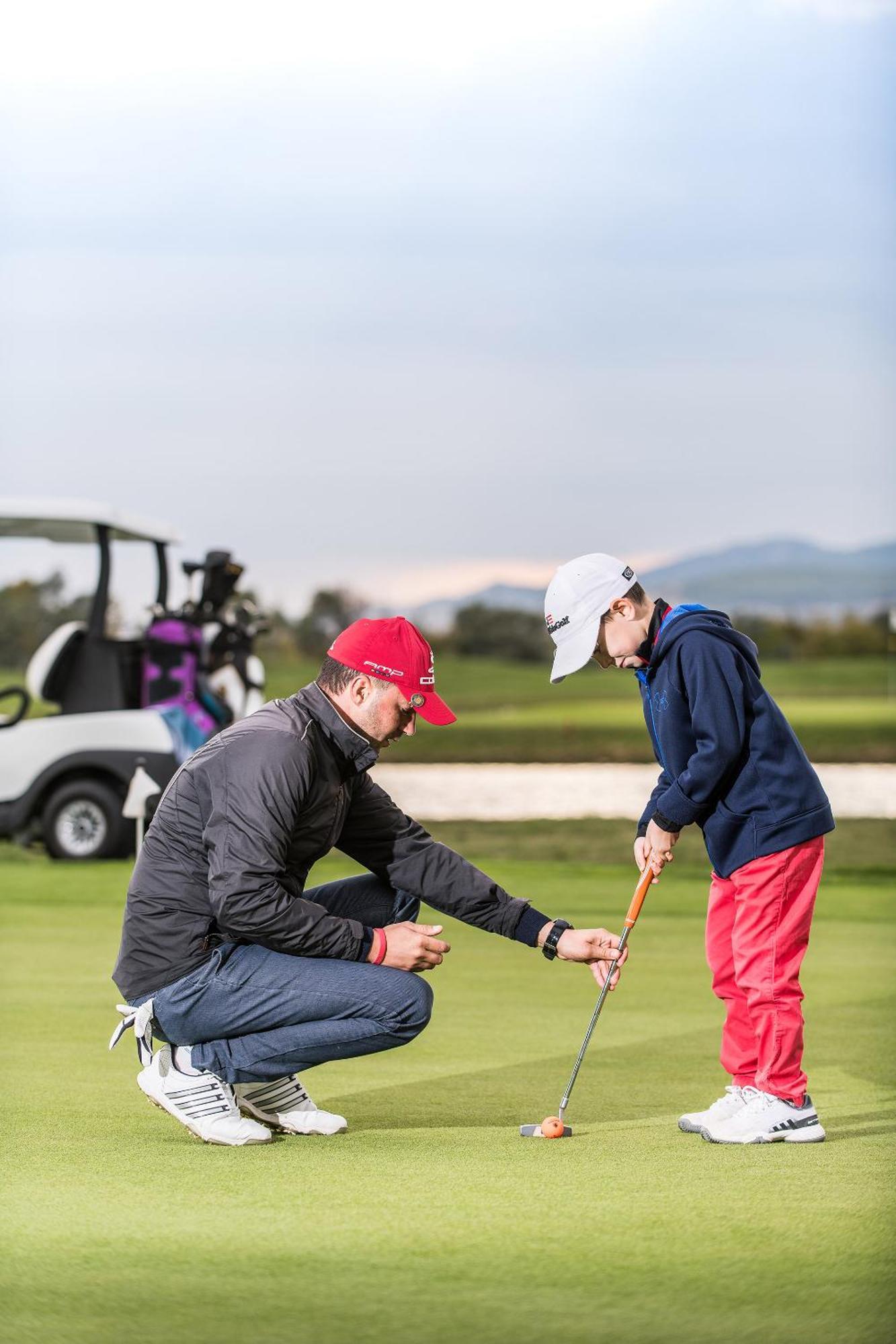 Hotel Theodora Golf Club Alba Iulia Esterno foto