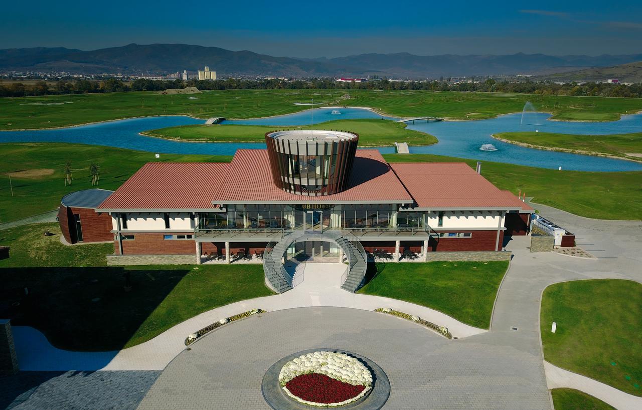 Hotel Theodora Golf Club Alba Iulia Esterno foto