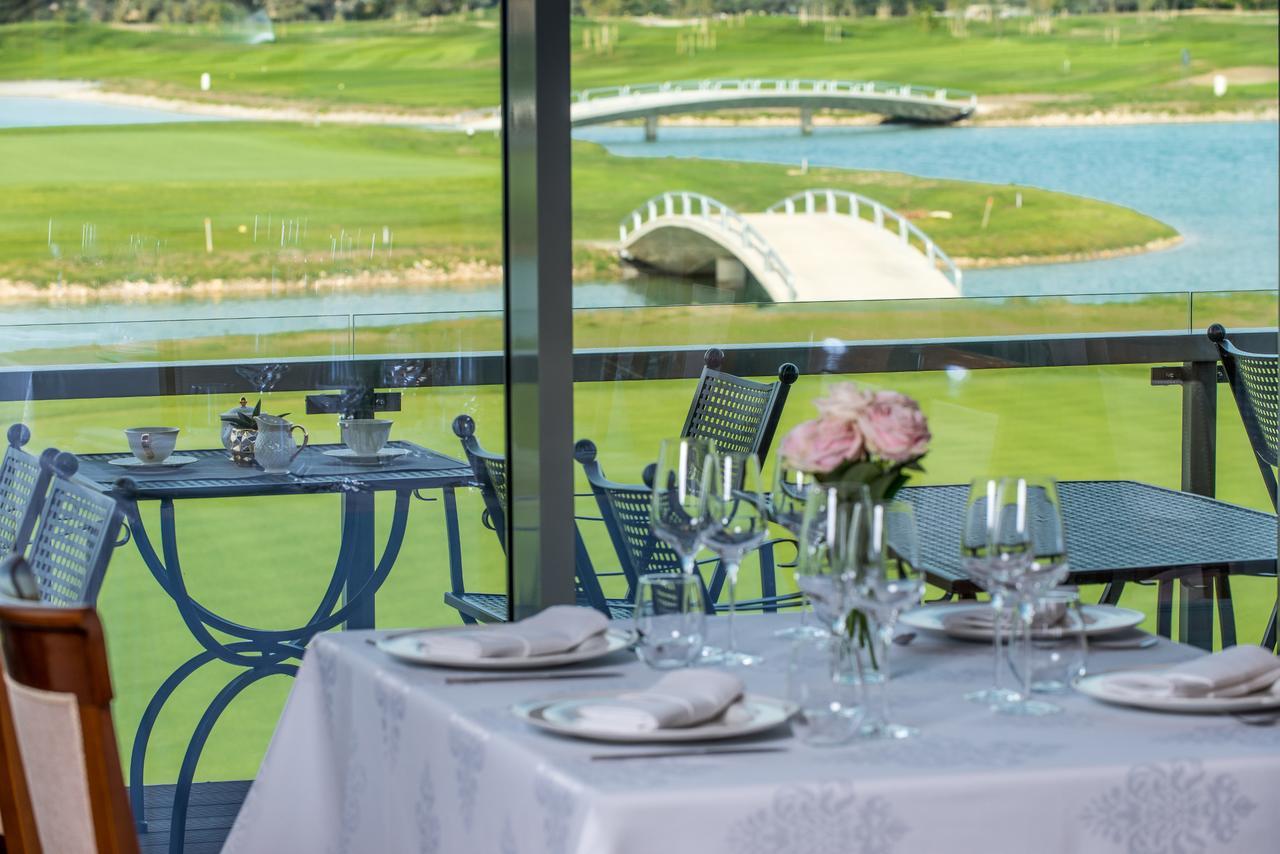 Hotel Theodora Golf Club Alba Iulia Esterno foto