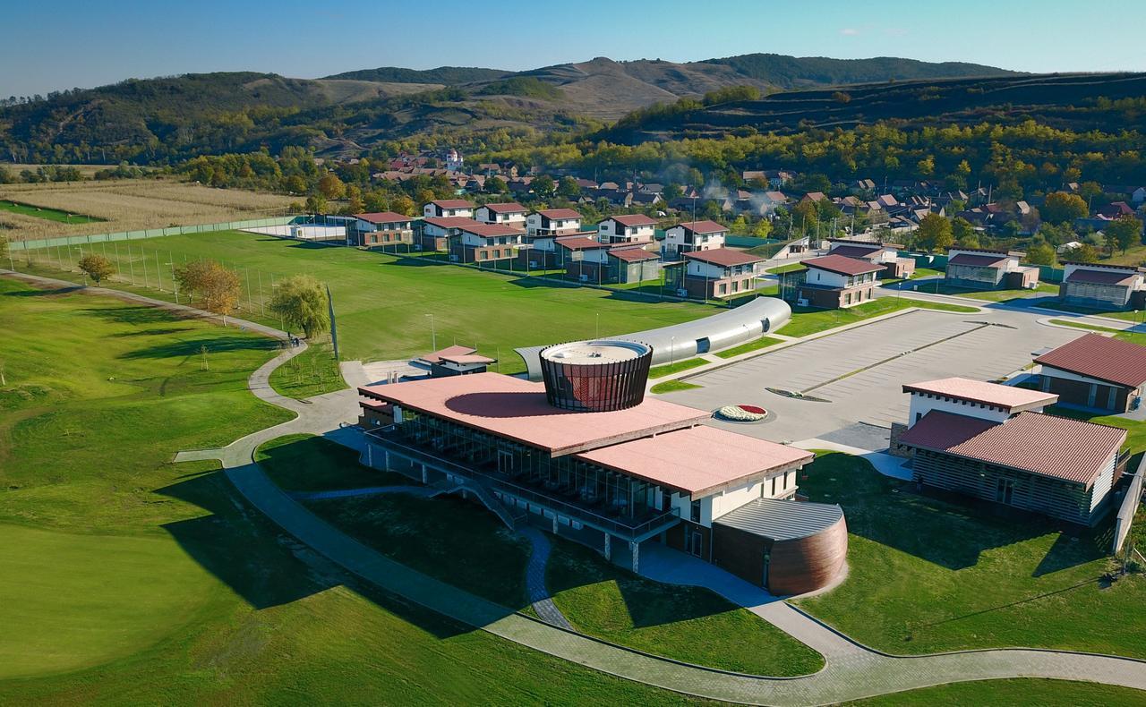 Hotel Theodora Golf Club Alba Iulia Esterno foto