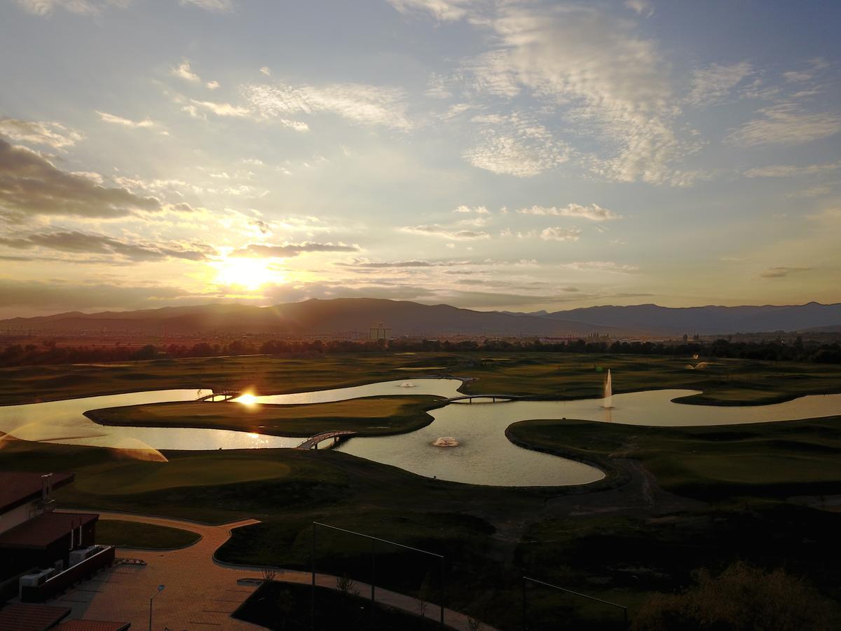 Hotel Theodora Golf Club Alba Iulia Esterno foto