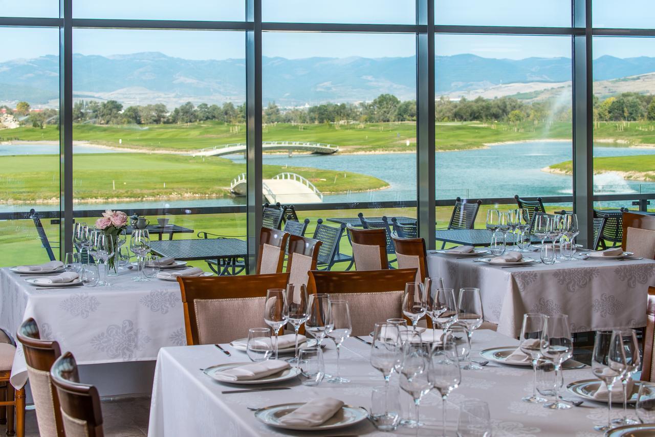 Hotel Theodora Golf Club Alba Iulia Esterno foto