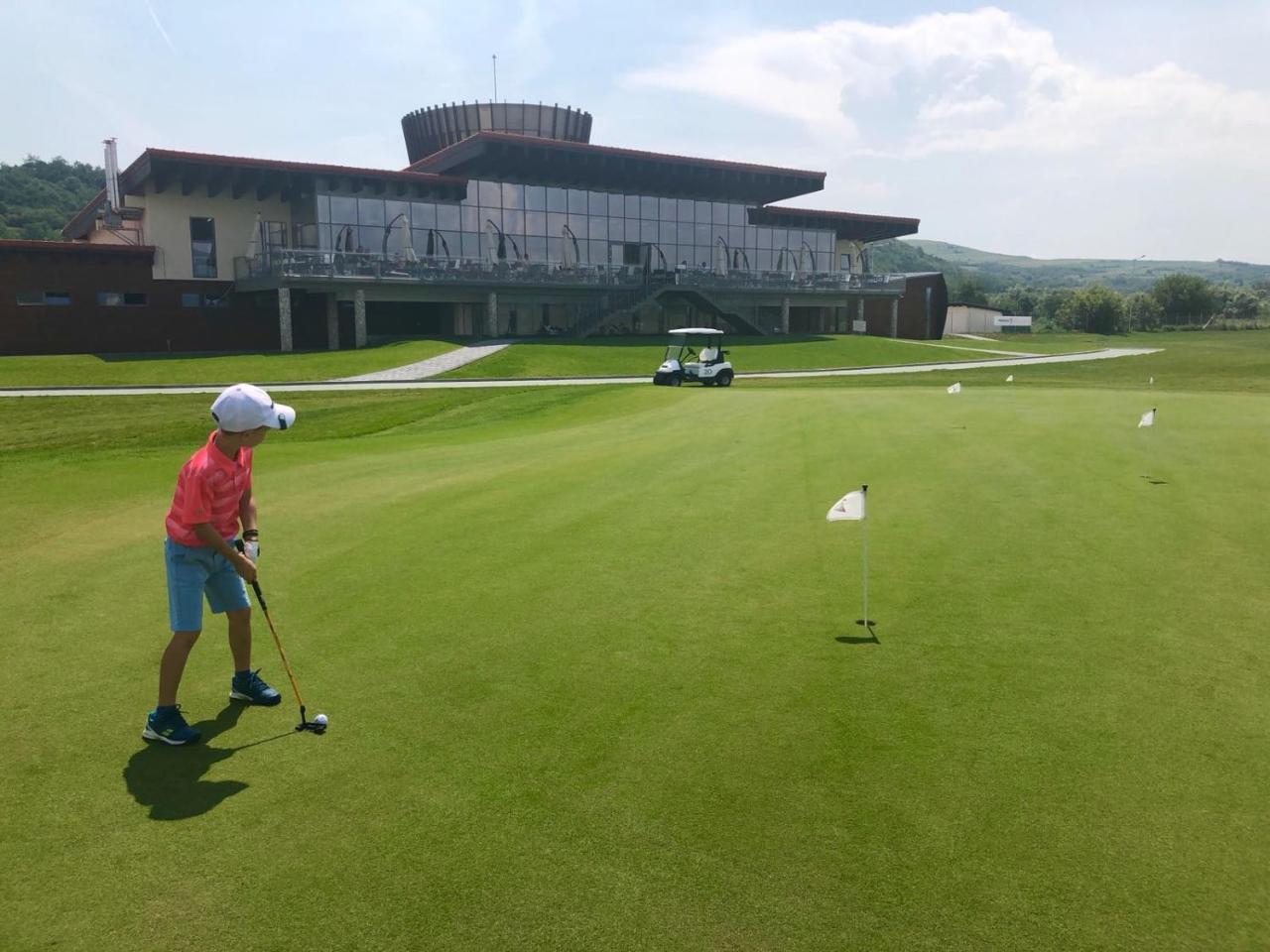 Hotel Theodora Golf Club Alba Iulia Esterno foto