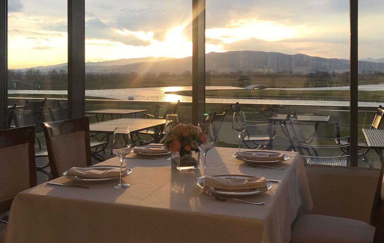 Hotel Theodora Golf Club Alba Iulia Esterno foto
